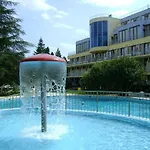 Koral سينتس قسطنطين وهيلينا