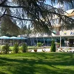 Koral فندق سينتس قسطنطين وهيلينا